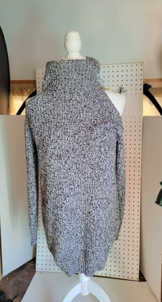Hollister size Medium cold shoulder oversize turtleneck sweater